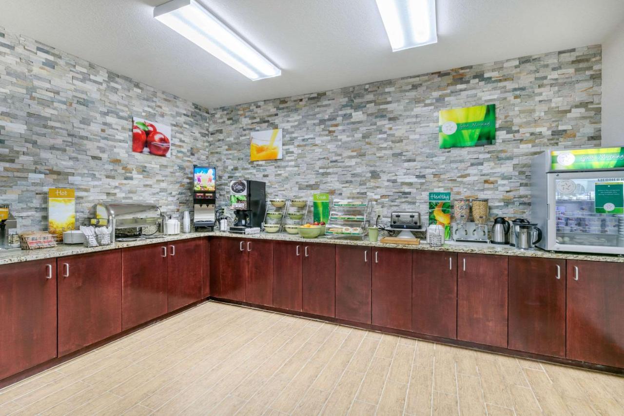 Quality Inn Монтигъл Екстериор снимка